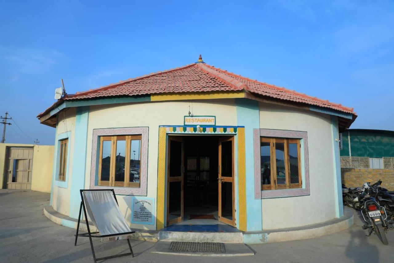 Hotel Rann Of Kachchh Dholavira ภายนอก รูปภาพ