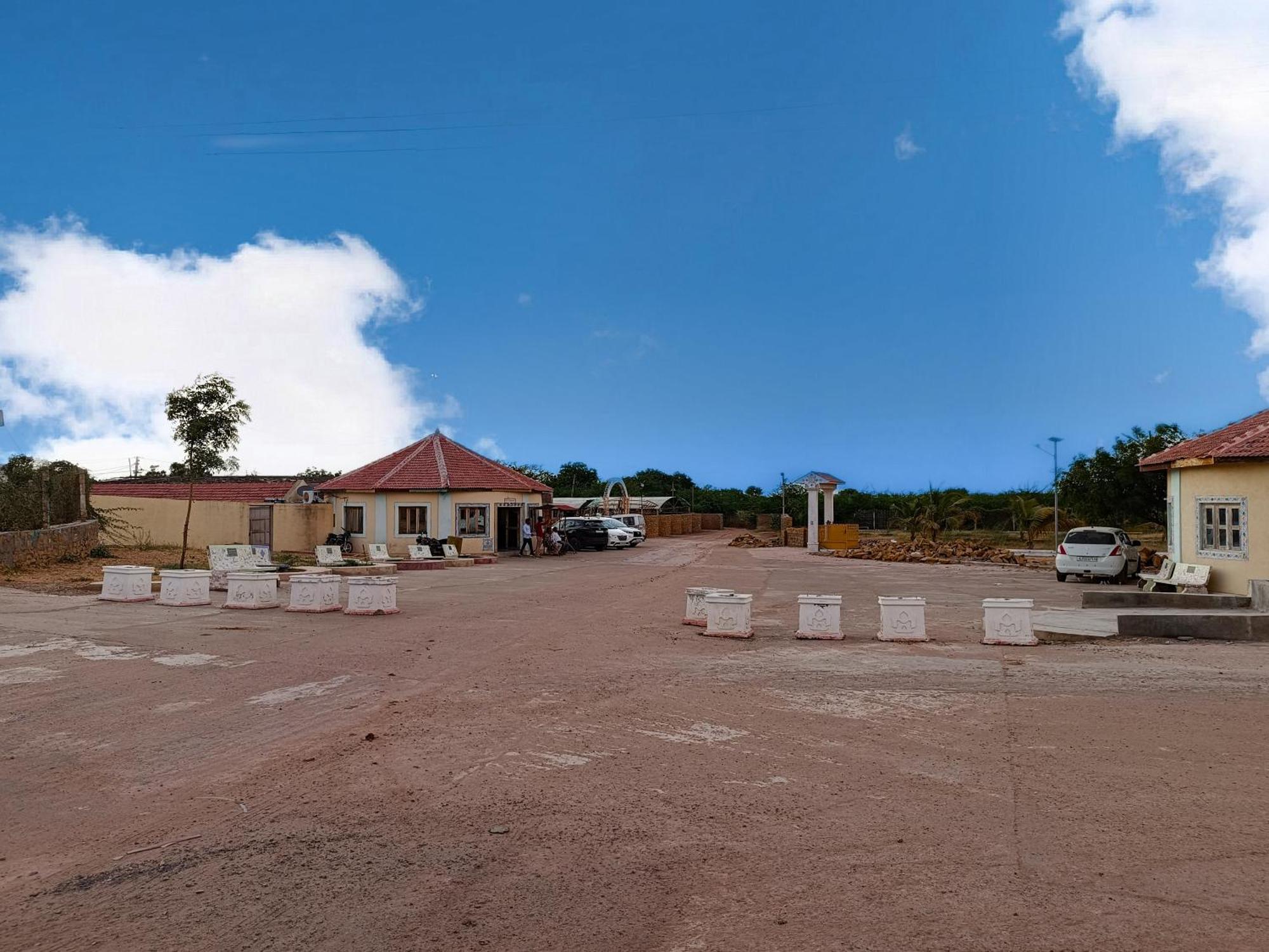 Hotel Rann Of Kachchh Dholavira ภายนอก รูปภาพ