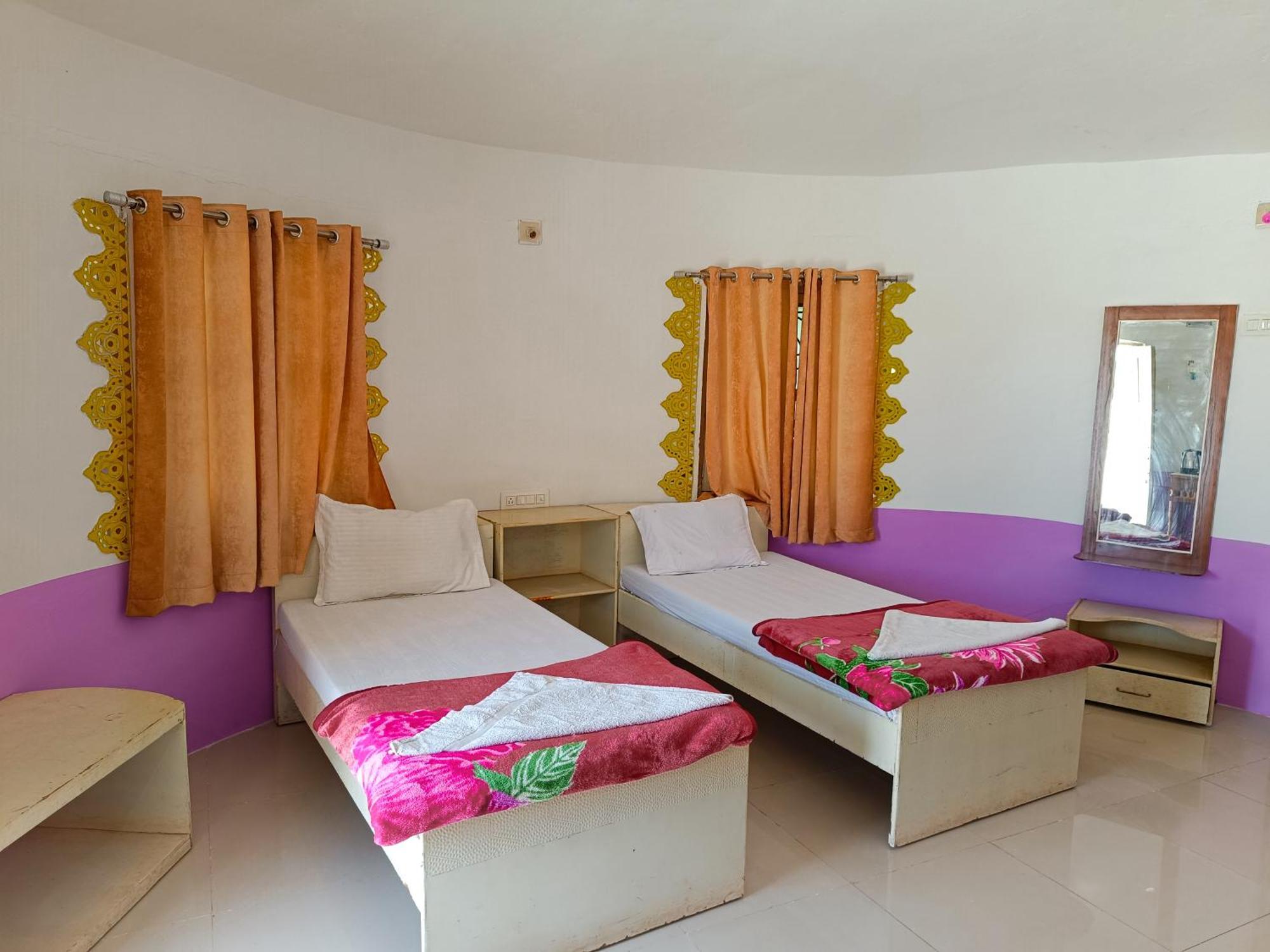 Hotel Rann Of Kachchh Dholavira ภายนอก รูปภาพ