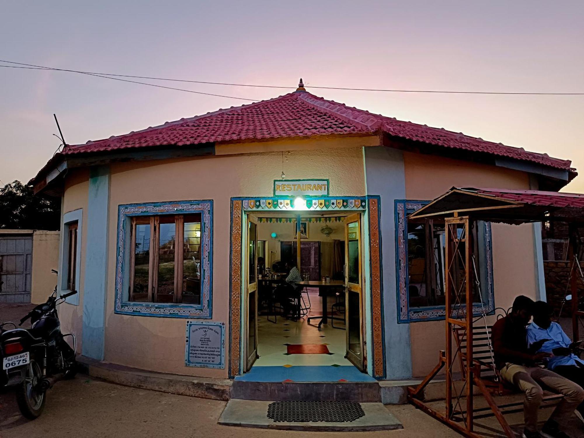 Hotel Rann Of Kachchh Dholavira ภายนอก รูปภาพ